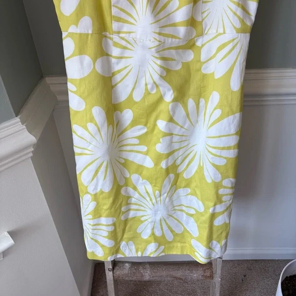 LOFT Outlet Yellow & White Floral Beaded Neckline Dress Size 8 - 1687 - Picture 4 of 12